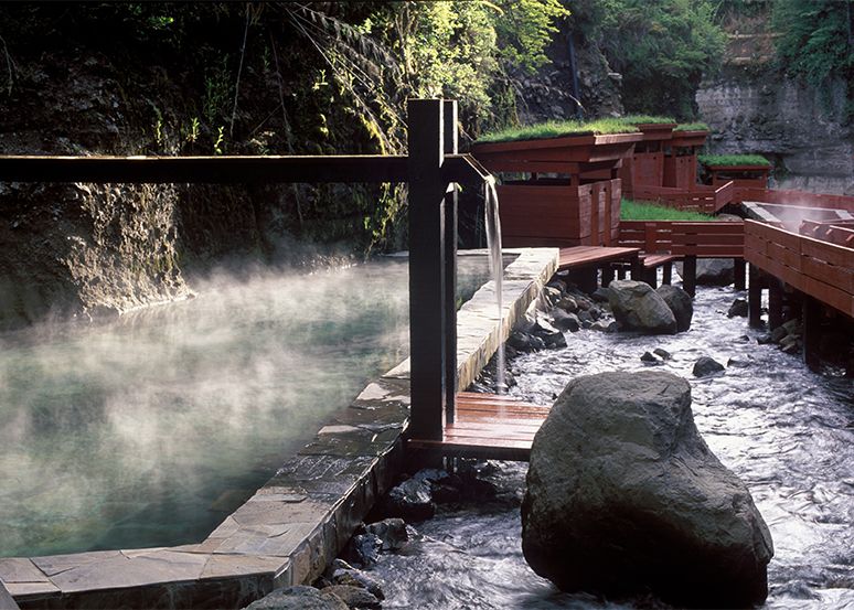 Germán del Sol, Termas Geometricas, hot pools, Villarrica National Park, Chile, 2009