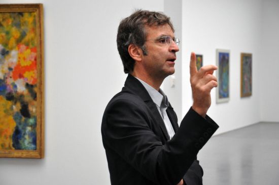 Sichtbar stolz: Stephan Kunz, Direktor des Bündner Kunstmuseums