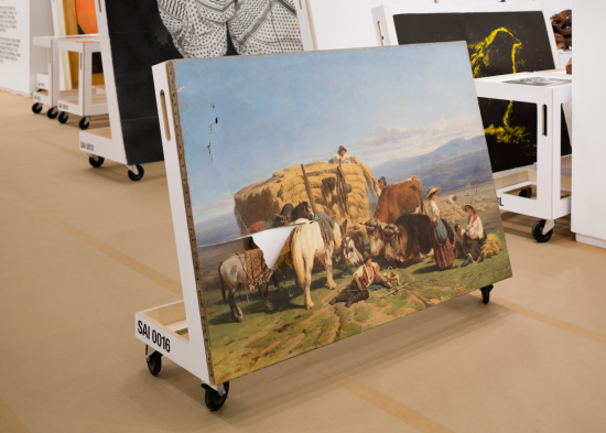 Ein beschädigtes Werk aus dem Archiv des Salvage Art Institutes, ausgestellt in der Arthur Ross Architecture Gallery in New York (Foto: James Ewing)